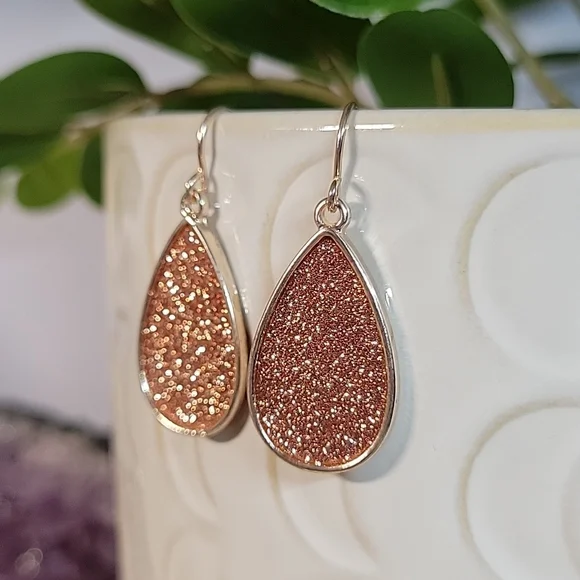 🔥LAST PAIR🔥 Copper Rose Shimmer Teardrop Earrings - Picture 2 of 4